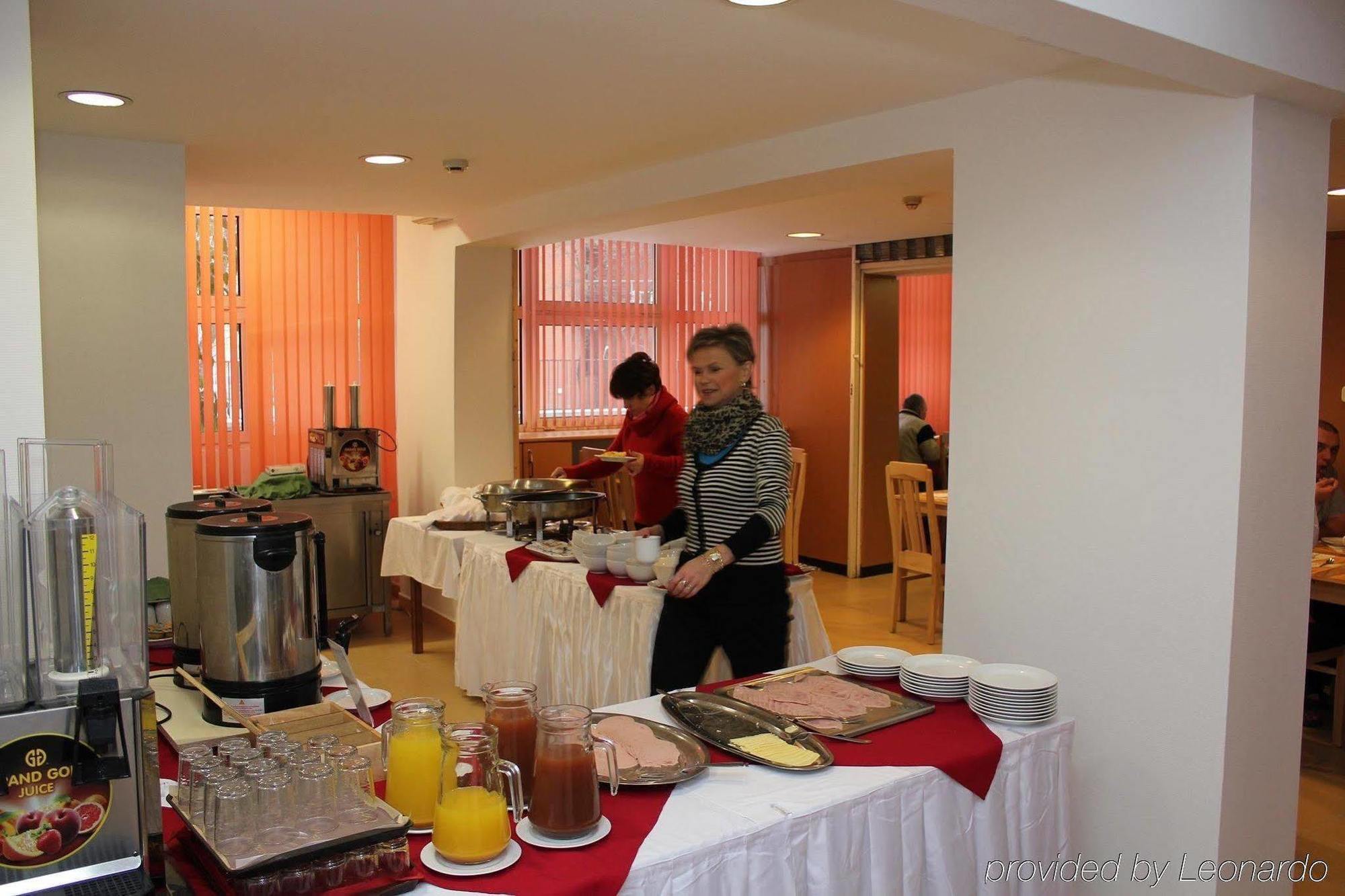 Hotel Pest Inn Budapest Restaurant photo