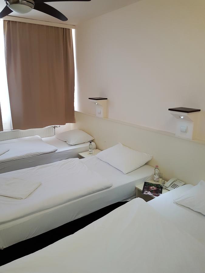 Hotel Pest Inn Budapest Exterior photo